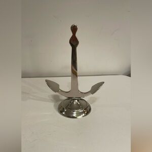Steed Britanica Table Display Anchor